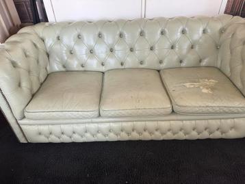Lichtgroene Chesterfield 3-zits (klein formaat) beschikbaar voor biedingen