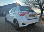 Toyota Yaris 1.5 Hybrid Premium | Panodak + Navi + Clima + C, Gebruikt, 4 cilinders, Origineel Nederlands, Bedrijf