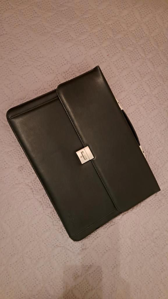 Zwarte Aktetas, Computers en Software, Laptoptassen, Zo goed als nieuw, Ophalen of Verzenden