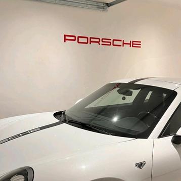 Porsche showroom letters beschikbaar voor biedingen