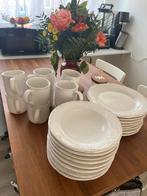 Servies: 10 kopjes, 8 diepe & 8 platte borden, Ophalen, Gebruikt, Effen, Aardewerk