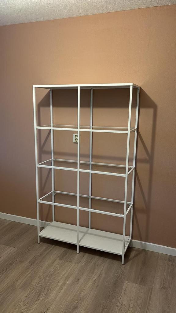 IKEA Kast met Glazen Planken, Huis en Inrichting, Kasten | Boekenkasten, Zo goed als nieuw, 100 tot 150 cm, 150 tot 200 cm, 25 tot 50 cm