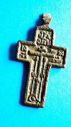 Crucifix - 16e/17 eeuw - Bodemvondst - TOPSTUK, Antiek en Kunst, Antiek | Religie, Ophalen of Verzenden