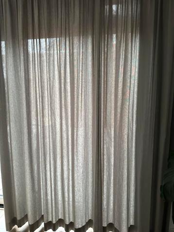 Te koop 5 stuks licht grijze gordijnen zeer goede staat beschikbaar voor biedingen