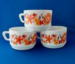 3 Arcopal koffie/thee kopjes, Huis en Inrichting, Keuken | Servies, Ophalen of Verzenden, Overige stijlen, Kop(pen) en/of Schotel(s)