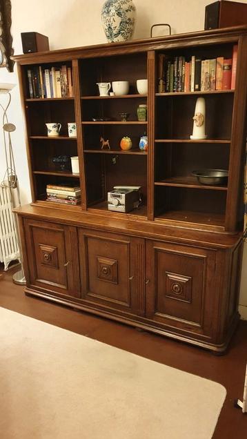 Antieke kast beschikbaar voor biedingen