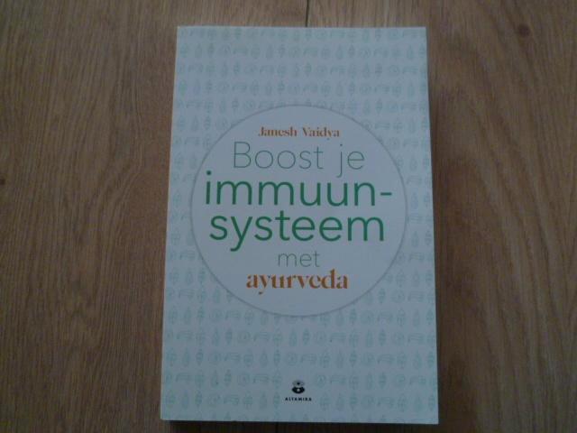 Janesh Vaidya - Boost je immuunsysteem met Ayurveda, Boeken, Esoterie en Spiritualiteit, Zo goed als nieuw, Achtergrond en Informatie