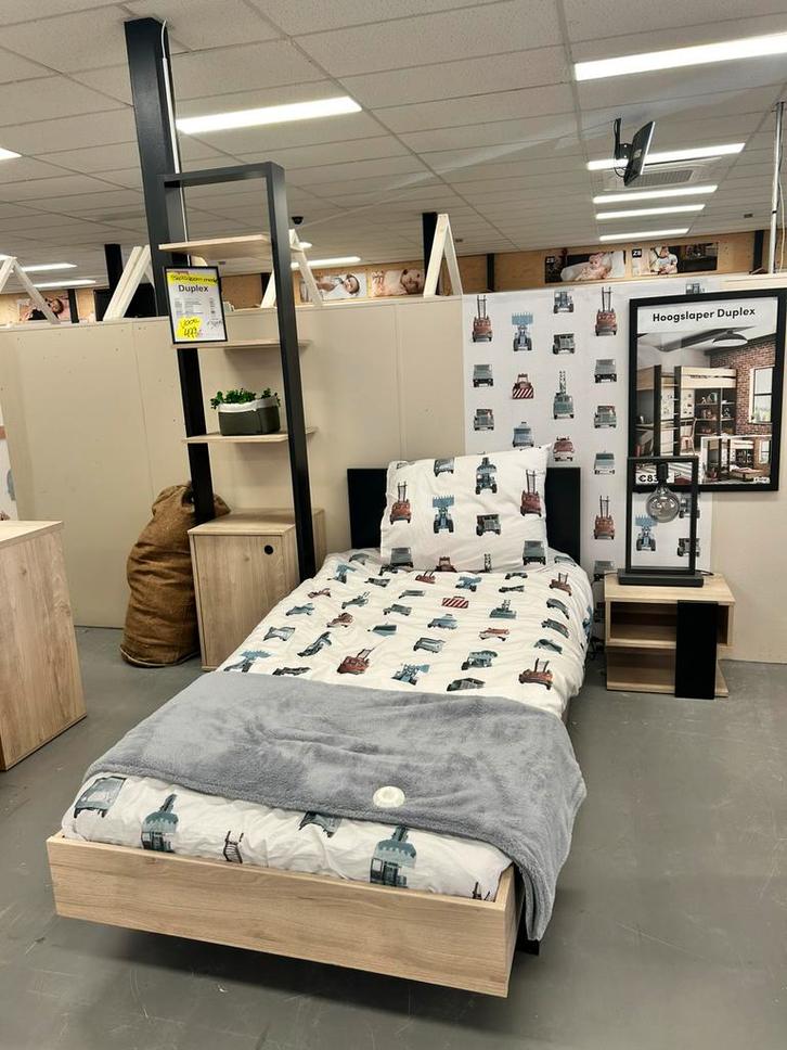 SHOWMODEL TIENERKAMER, Kinderen en Baby's, Kinderkamer | Bedden, Zo goed als nieuw, 180 cm of meer, 85 tot 100 cm, Lattenbodem