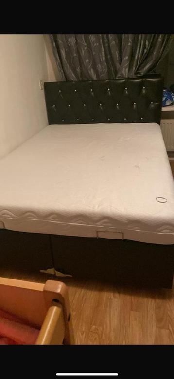 Boxspring 2 persoonsbed beschikbaar voor biedingen