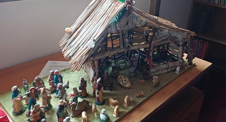 Grote kerststal met figuren, Diversen, Kerst, Gebruikt, Ophalen of Verzenden