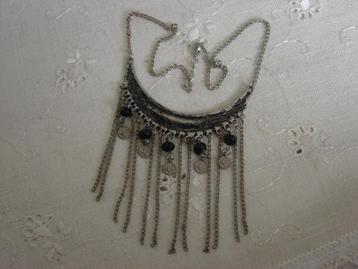 Oude oosterse ketting. beschikbaar voor biedingen