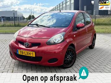Toyota Aygo 1.0-12V Bordeauxrood Airco Half Leer beschikbaar voor biedingen