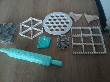 Wil je taarten of cookies bakken kijk dan naar deze spullen  beschikbaar voor biedingen