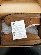 Classic Micro Chestnut Maat 37, Kleding | Dames, Schoenen, UGG, Nieuw, Ophalen of Verzenden, Instappers