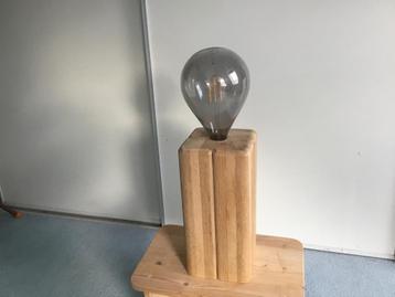 Aparte lamp beschikbaar voor biedingen