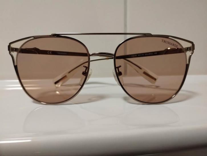 Trussardi dames zonnebril model STR182, Sieraden, Tassen en Uiterlijk, Zonnebrillen en Brillen | Dames, Nieuw, Overige merken