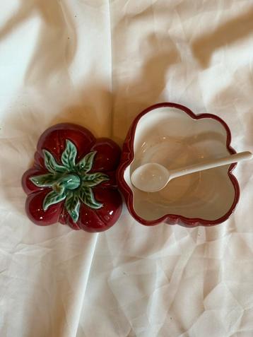 Bordallo Pinheiro Tomatenpotje met Lepel - Nieuw! beschikbaar voor biedingen