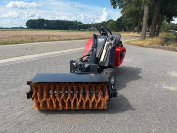 Avant veegmachine mini shovel (bj 2025) beschikbaar voor biedingen