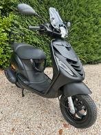 PIAGGIO ZIP 2023 BROM 164km NIEUW FULL OPTION., Ophalen, Maximaal 45 km/u, Zip, Zo goed als nieuw
