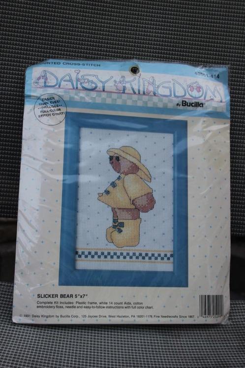 Compleet borduurpakket Bucilla Slicker bear, Hobby en Vrije tijd, Borduren en Borduurmachines, Nieuw, Borduurpakket, Handborduren