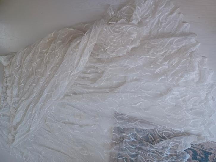 Als nieuw 2x vitrage kant en klare gordijnen, Huis en Inrichting, Stoffering | Gordijnen en Lamellen, Zo goed als nieuw, 200 cm of meer