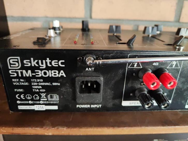 Skytec STM-3018A DJ Mixer met Versterker, Muziek en Instrumenten, Mengpanelen, Minder dan 5 kanalen, Microfooningang, Ophalen