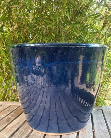 Prachtige blauw geglazuurde plantenpot bloempot. beschikbaar voor biedingen