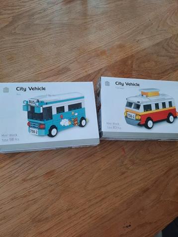 2 bouwsetjes camper en bus. Complete setjes, soort mini lego beschikbaar voor biedingen