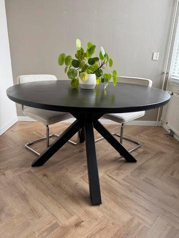 Ronde eettafel zwart met stalen spinpoot diameter 130cm beschikbaar voor biedingen