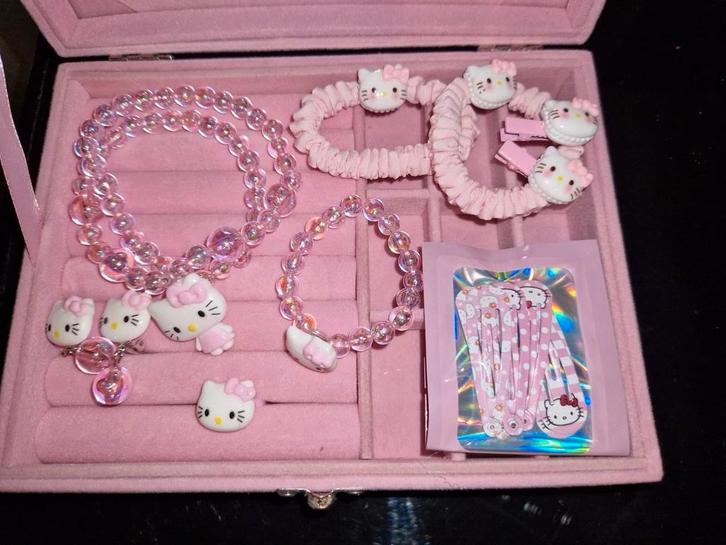 Hello Kitty sieradendoos met sieraden set, Sieraden, Tassen en Uiterlijk, Beautycases, Nieuw, Hardcase, Roze, Ophalen of Verzenden