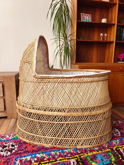 Vintage rotan wiegje, Kinderen en Baby's, Babywiegjes en Ledikanten, Zo goed als nieuw, Wieg, Ophalen