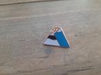 1 mooie pin met 2 bergen te koop, Ophalen of Verzenden, Nieuw, Overige onderwerpen, Speldje of Pin