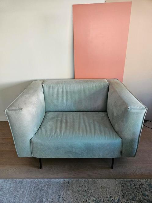 Loveseat tegen elk aannemelijk bod, Huis en Inrichting, Banken | Sofa's en Chaises Longues, Gebruikt, Tweepersoons, Minder dan 150 cm