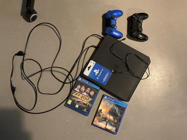 PlayStation 4 met controllers en spellen, Spelcomputers en Games, Spelcomputers | Sony PlayStation 4, Gebruikt, Slim, 500 GB, Met 2 controllers
