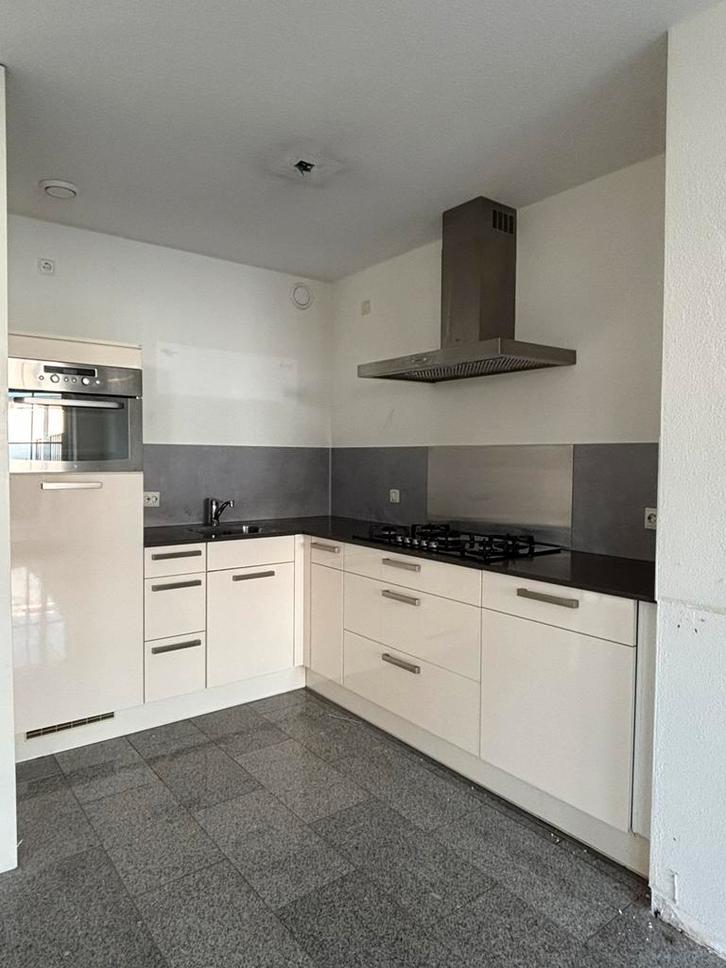 Keuken (2,06 x 2,45m) incl. inbouwapparatuur., Huis en Inrichting, Keuken | Complete keukens, Gebruikt, Hoekkeuken, Crème, Graniet of Steen