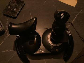 Thrustmaster T-Flight Hotas One Joystick PC/Xbox One beschikbaar voor biedingen