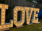 Lichtletters “LOVE” huren, Hobby en Vrije tijd, Feestartikelen | Verhuur, Ophalen