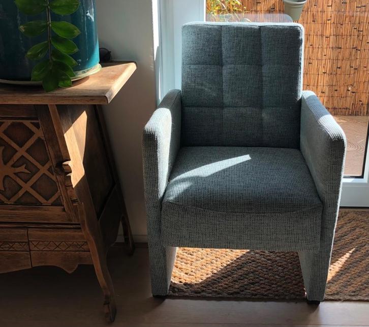 Leuke blauwe stoffen Fauteuil met wieltjes, Huis en Inrichting, Fauteuils, Gebruikt, Stof, 50 tot 75 cm, 75 tot 100 cm, Ophalen