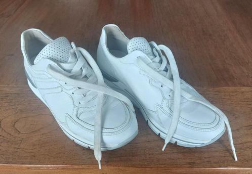 Gabor sneakers maat 4½ wit., Kleding | Dames, Schoenen, Zo goed als nieuw, Sneakers of Gympen, Wit, Ophalen of Verzenden