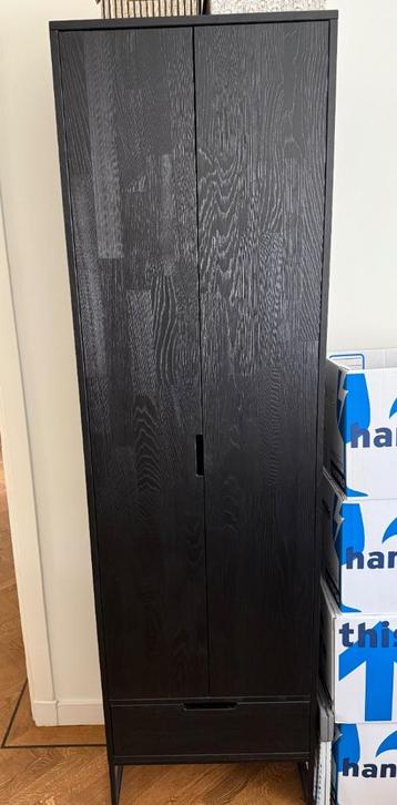 WOOOD zwart kast beschikbaar voor biedingen