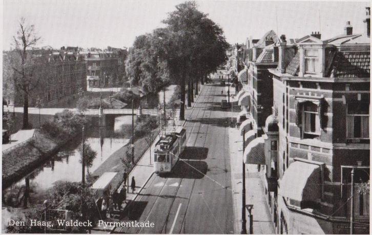 Den Haag , Waldeck Pyrmontkade met tram, Verzamelen, Ansichtkaarten | Nederland, Ongelopen, Zuid-Holland, Ophalen of Verzenden