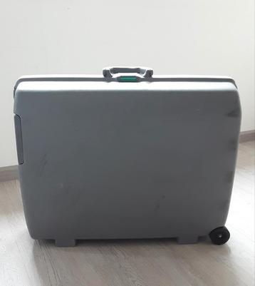 Grijs Samsonite koffer met cijferslot en 2 wieltjes. beschikbaar voor biedingen