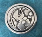 Fraaie tinnen broche van Eivind Hillestad uit Noorwegen, Ophalen of Verzenden, Overige materialen, Broche
