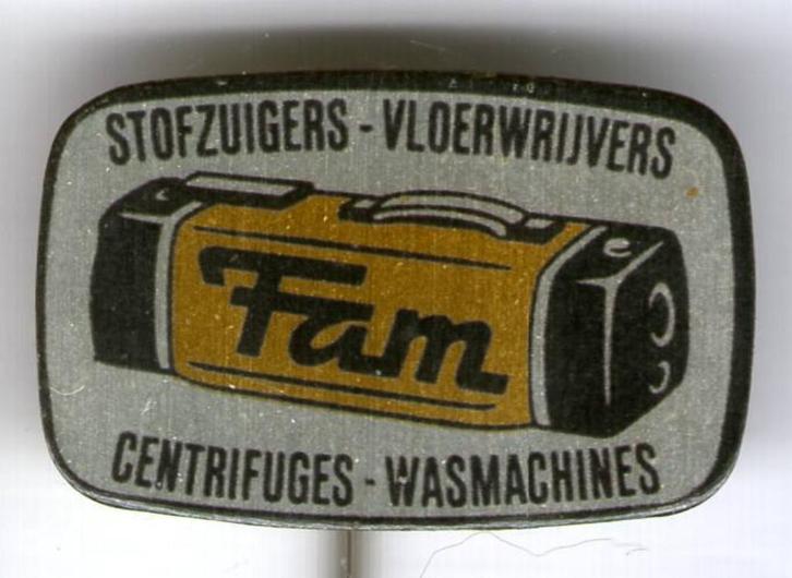 FAM slede stofzuiger blik speldje ( W_439a ), Verzamelen, Speldjes, Pins en Buttons, Zo goed als nieuw, Speldje of Pin, Merk, Verzenden