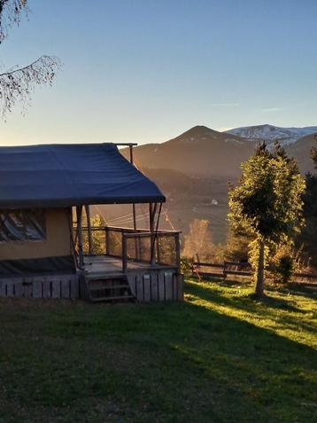 Sfeervolle familiecamping in de Franse Pyreneeën met zwembad beschikbaar voor biedingen