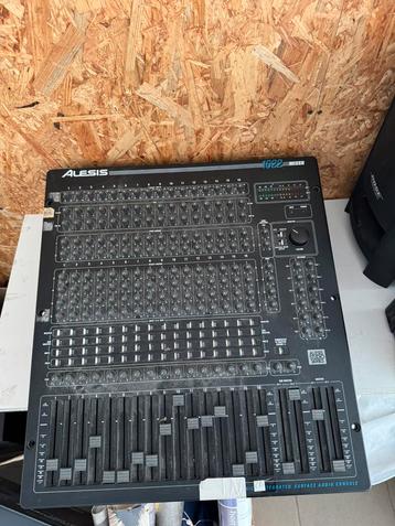 Alesis 1622 Analoge Mixer – 16 Kanalen – Vintage Studiomixer beschikbaar voor biedingen