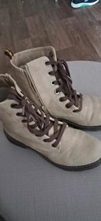 Beige Veterlaarsjes Maat 39 super cracks, Beige, Lage of Enkellaarzen, Ophalen of Verzenden, Zo goed als nieuw