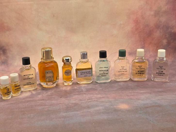 Givenchy- Verschillende miniaturen., Verzamelen, Parfumverzamelingen, Zo goed als nieuw, Miniatuur, Gevuld, Verzenden