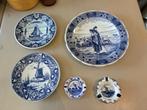 3 Delfts Blauw Wandborden Set en 2 asbakken., Antiek en Kunst, Ophalen