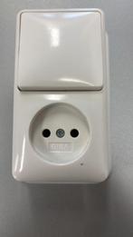 gira combi stopcontact zonder randaarde wissel wit opbouw, Ophalen of Verzenden, Nieuw